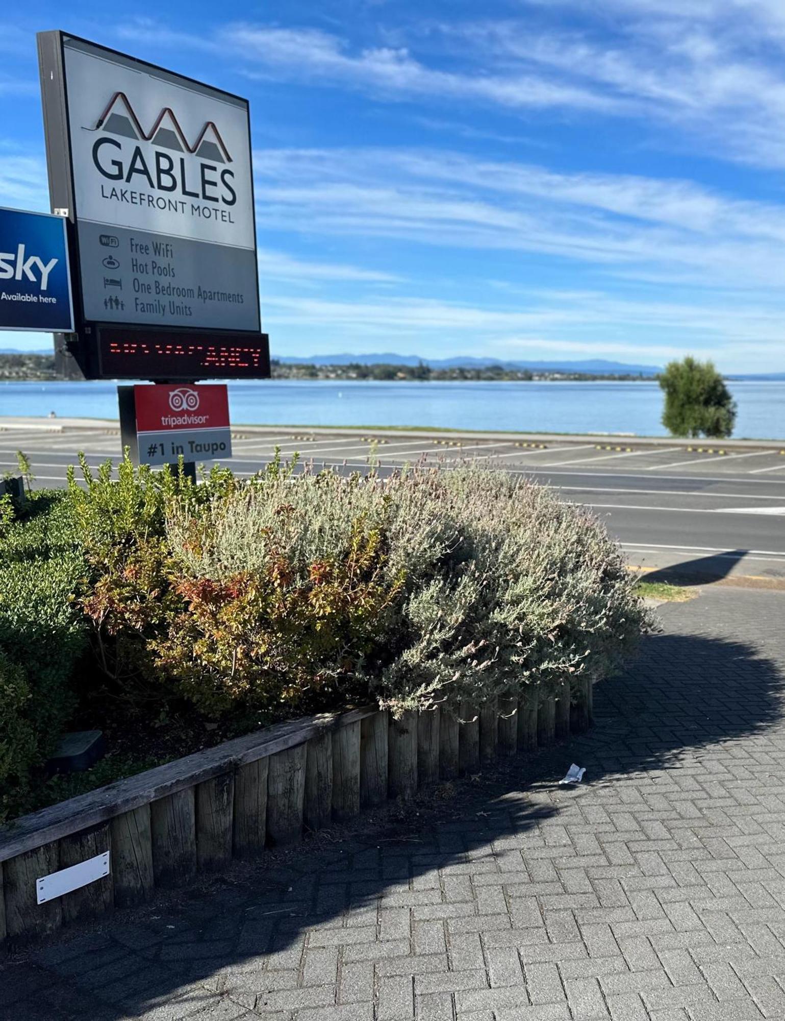 Gables Lakefront Resort Taupo Exterior photo