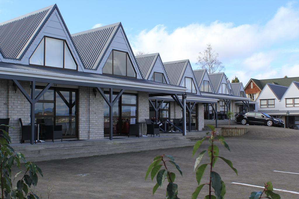 Gables Lakefront Resort Taupo Exterior photo