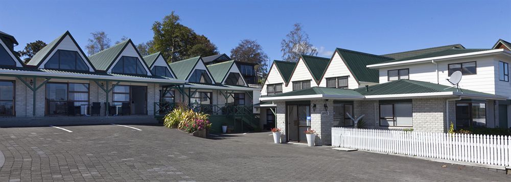 Gables Lakefront Resort Taupo Exterior photo